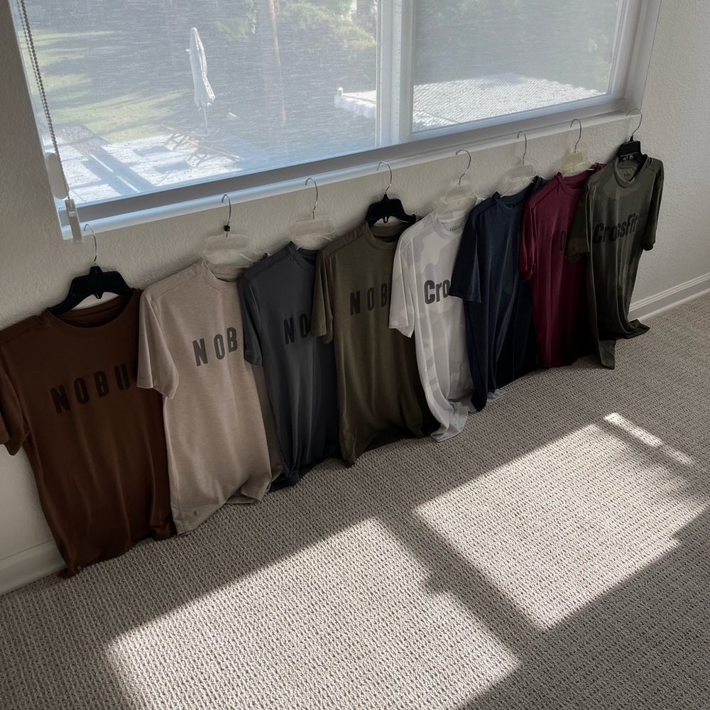 NOBULL Short Sleeve shirt good conditions
$120 dls all (8 Shirts)